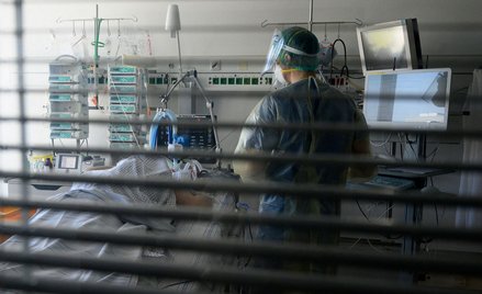 Rosyjski ekspert: Szczyt pandemii koronawirusa minął. Wróci grypa