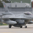 F-16 na lotnisku w Lasku