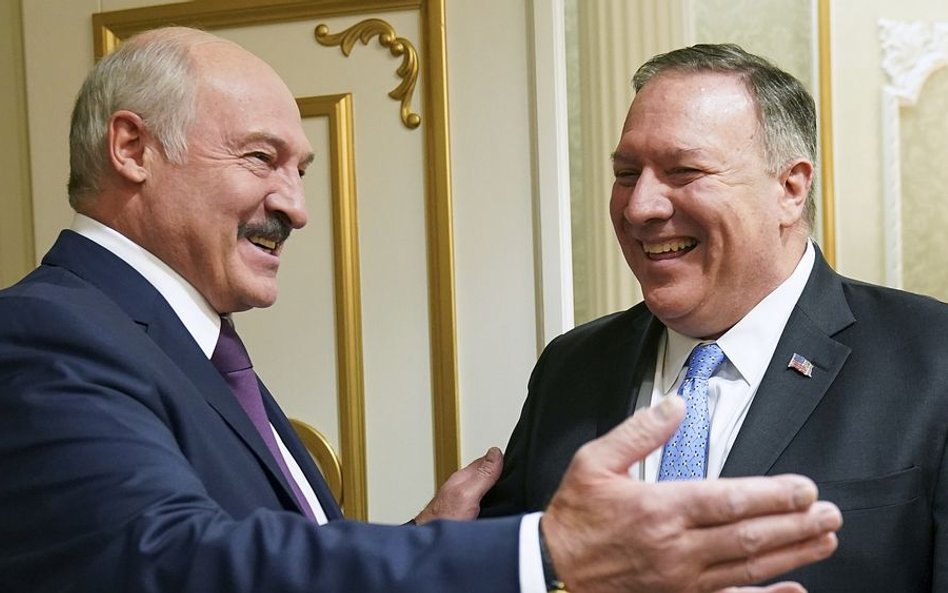 Mike Pompeo i Aleksander Łukaszenka