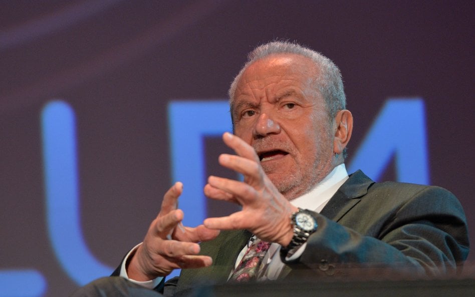Alan Sugar w roku 1968 założył firmę Amstrad, w latach 80. przejął innego brytyjskiego producenta ko