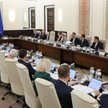 Członkowie rządu podczas posiedzenia w siedzibie Kancelarii Prezesa Rady Ministrów w Warszawie