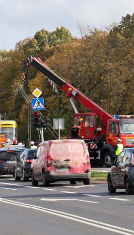 Miejsce uszkodzenia trakcji tramwajowej u zbiegu ulic Broniewskiego i Krasińskiego