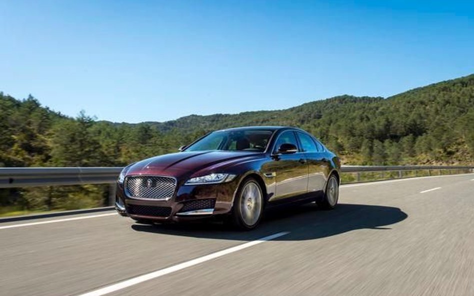 Najnowszy Jaguar XF wykonany jest w znacznej części z aluminium. Model mierzy 5 m długości i waży co