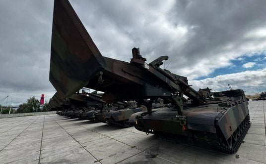 Pierwsza dostawa objęła 8 mostów towarzyszących M1110 JAB.