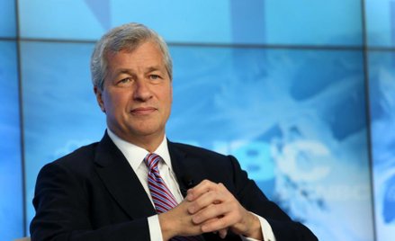 Davos: Szef JPMorgana krytykuje regulatorów