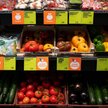 Francuzi rozpoczęli wojnę z plastikowymi opakowaniami owoców i warzyw