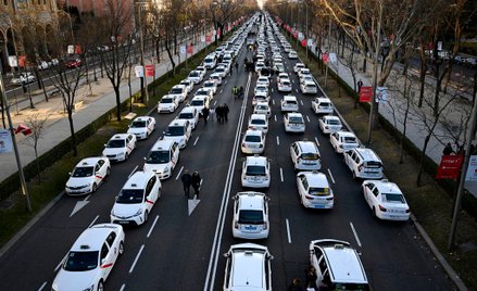 Taksówki blokują główną arterię Madrytu