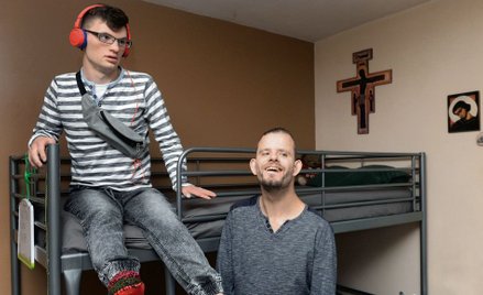 Duży i Mały Wojtek słabo się porozumiewają, rozmawiają po swojemu. – Czasem, gdy trudno jest mi być 