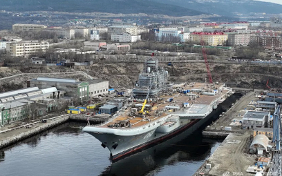 Lotniskowiec Admirał Kuzniecow będzie pierwszą jednostką remontowaną w nowym suchym doku stoczni rem