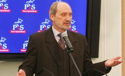 To prowokacja ludzi z WSI po to, by mogli powrócić do władzy