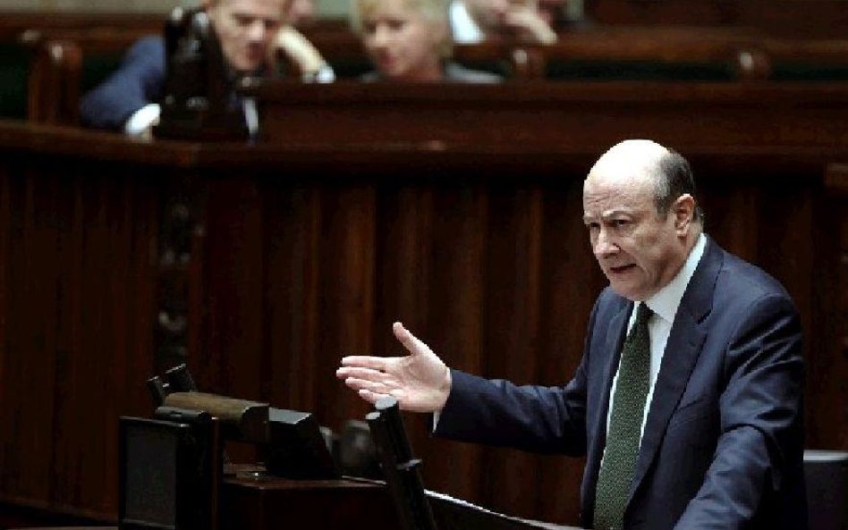 Minister Jacek Rostowski przekonywał, że nie będzie wielu chętnych do przechodzenia na cząstkowe eme