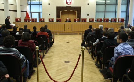 Trybunał Konstytucyjny uznał, że zamrożenie pensji sędziów i prokuratorów w 2012 r. jest zgodne z ko