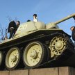 Czołgi w Tiergarten nie są wyłącznie atrakcją turystyczną przypominającą o potędze ZSRR. Dla wielu s