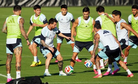 Reprezentacja Argentyny podczas treningu w Kansas City. Przy piłce Lionel Messi