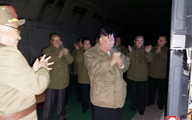 Kim Dzong Un w czasie ostatniej próby rakietowej
