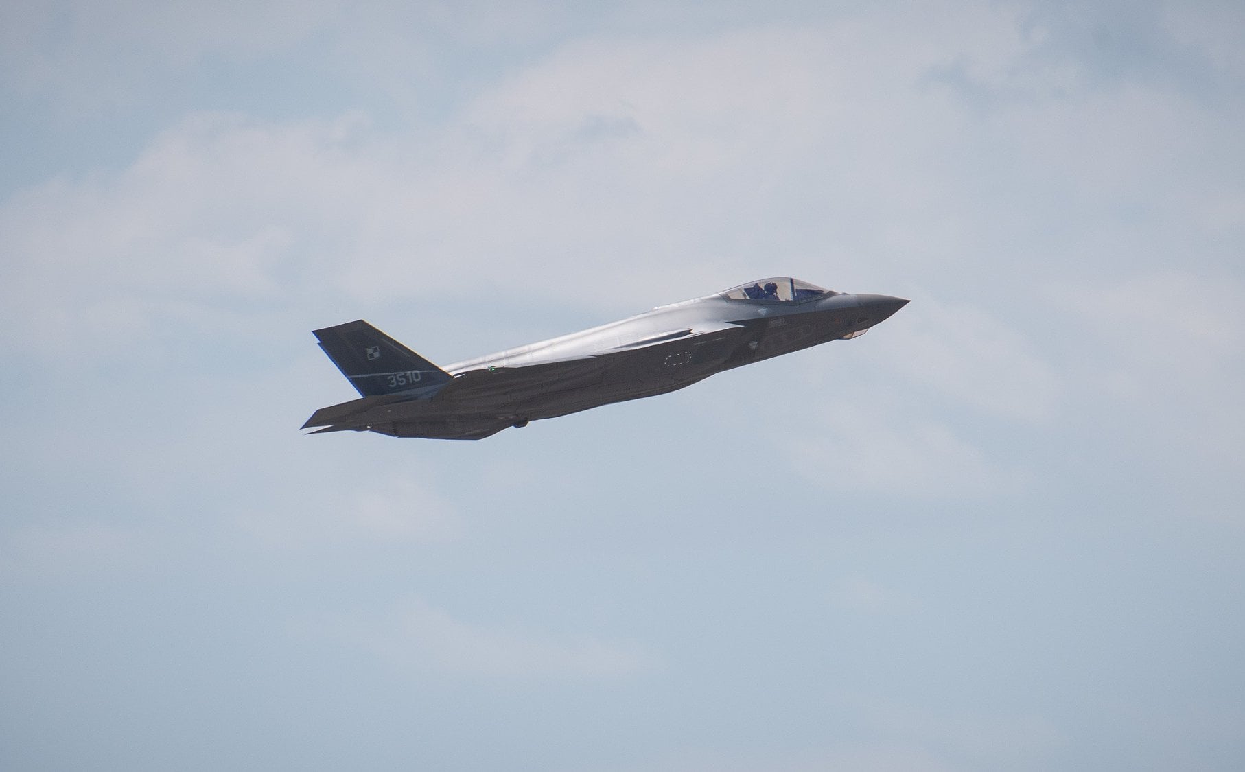 Przelot F-35 „Husarz" nad Polską. MON podał trasę