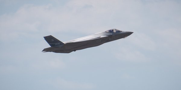 Przelot F-35 „Husarz" nad Polską. MON podał trasę