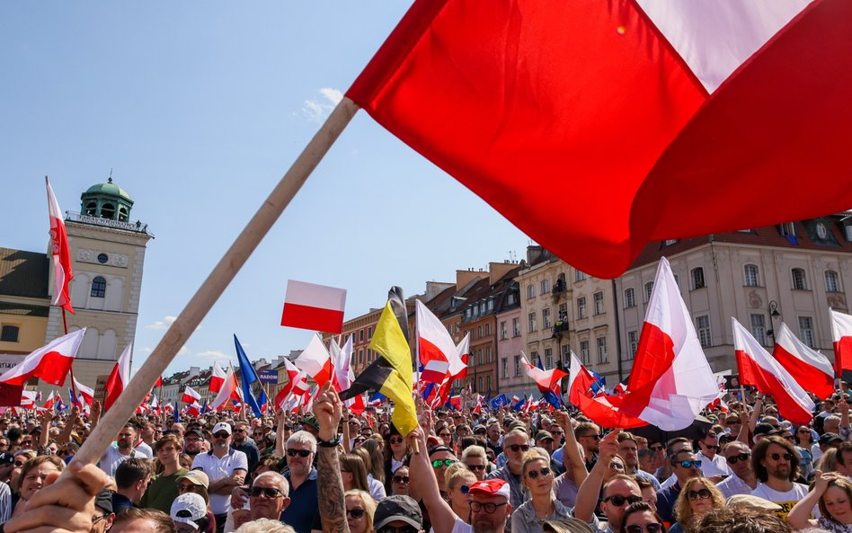 Jak media rządowe nie starałaby się pokazywać w swoich materiałach, że na marszu 4 czerwca królowały