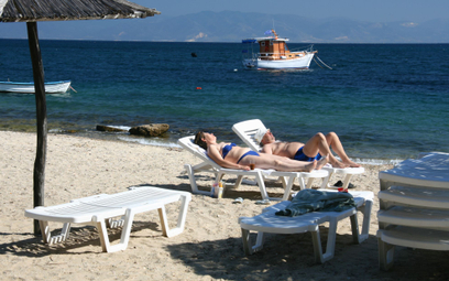 Więcej turystów to większe wpływy do budżetu Grecji