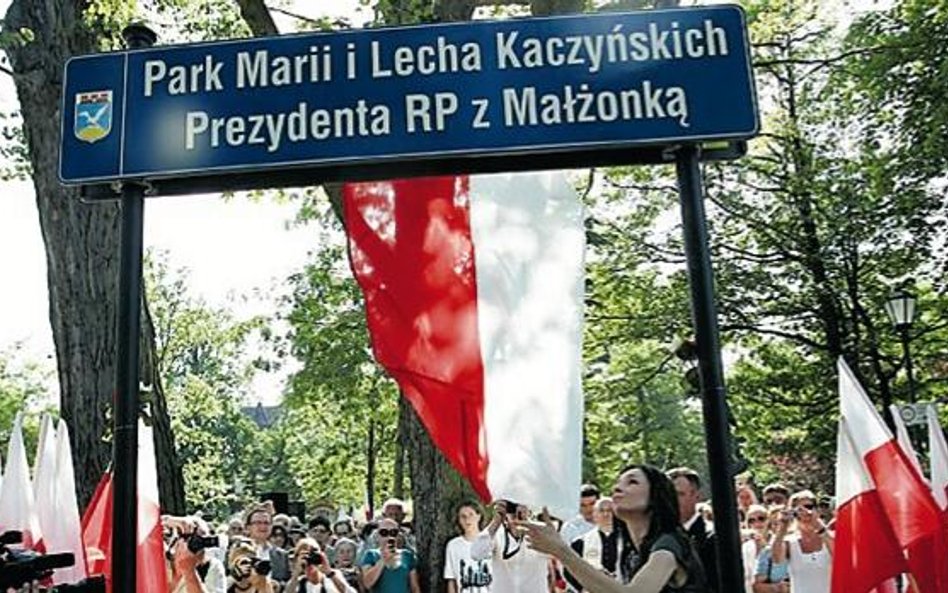 Platforma argumentuje, że sopocki park, gdzie "chodzą roznegliżowani ludzie z lodami", to nieodpowie