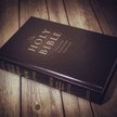 Biblia może paść ofiarą wojny handlowej Trumpa