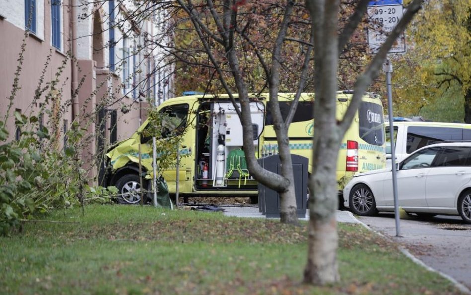 Atak w Oslo. Uzbrojony mężczyzna wjechał karetką w tłum