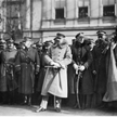 Uroczystość wręczenia buławy marszałkowskiej Józefowi Piłsudskiemu. Plac Zamkowy w Warszawie, 15 lis