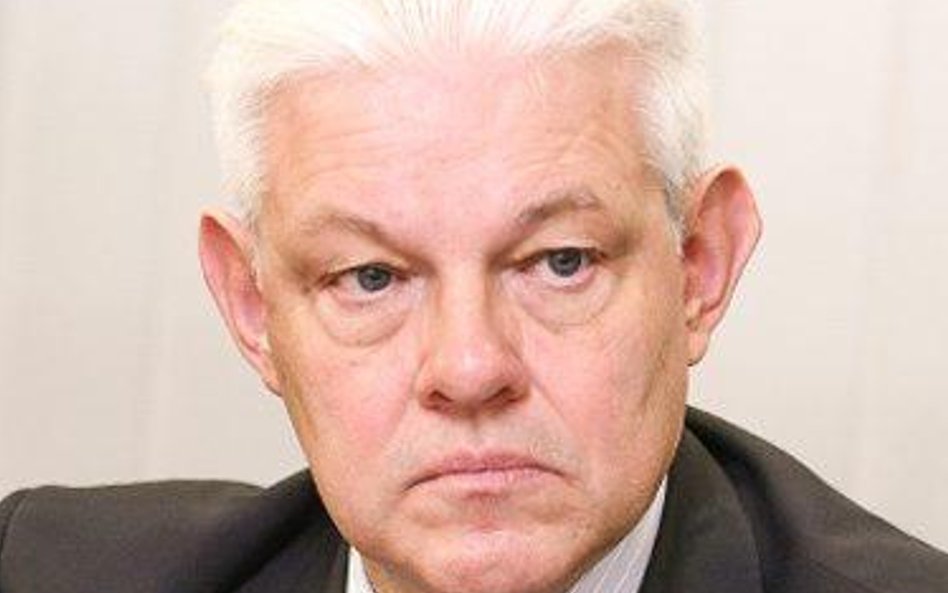 Jakub Faryś, prezes Polskiego Związku. Przemysłu Motoryzacyjnego Całe życie zawodowe związany z bran