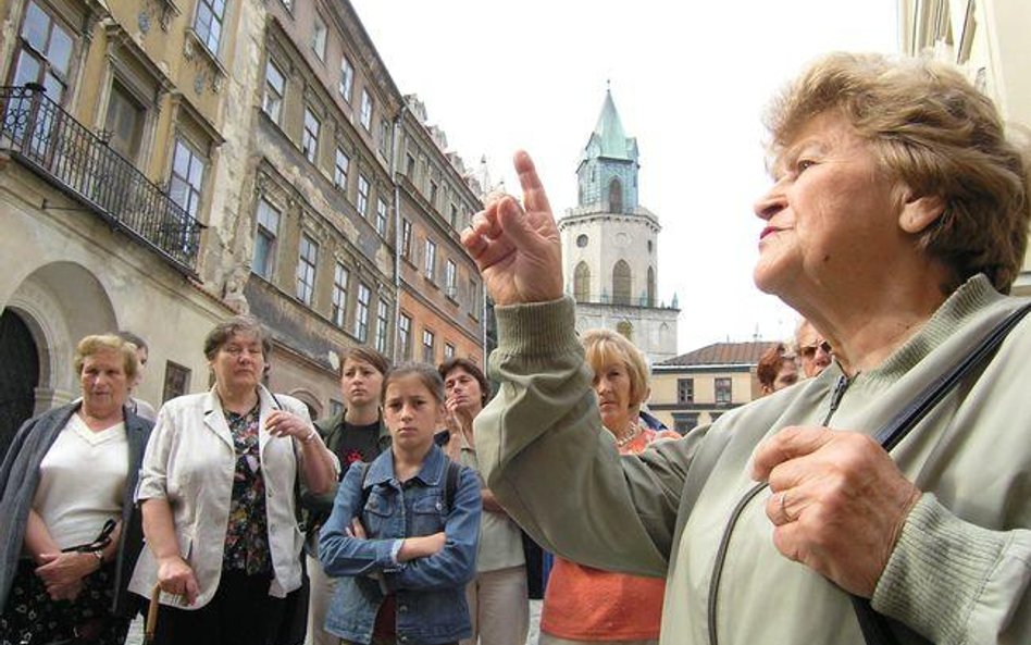 Uprawnienia przewodnika może zdobyć wyłącznie osoba, która odbyła szkolenie teoretyczne i praktyczne