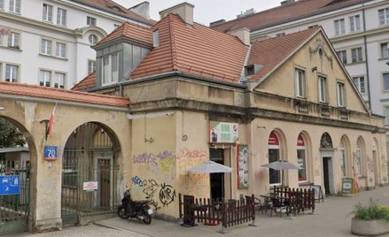 Tegoroczny etap remontu przy Towarowej 70 skupia się na kordegardzie – niewielkim, ale bardzo charak