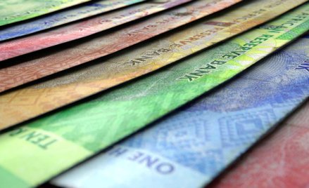 Typ techniczny: Para USD/ZAR przed ważnym testem