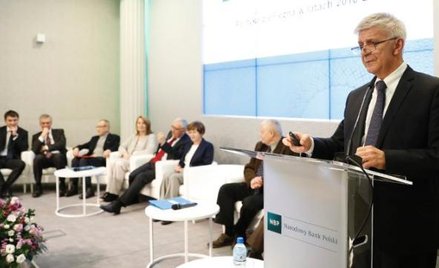 Marek Belka, prezes NBP i przewodniczący RPP, razem z pozostałymi członkami Rady