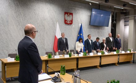 Powołany na świadka były delegowany prokurator do Ministerstwa Sprawiedliwości Jakub Tietz (L) na po