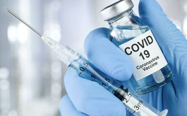 Naczelny lekarz Anglii: Szczepionka na koronawirusa w tym roku? Nie łudźmy się