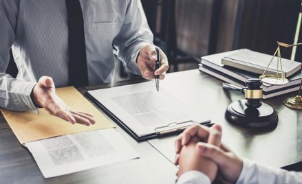 Dlaczego Polacy nie korzystają z porad prawnych