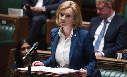 Liz Truss nie chce by Rosjanie zarabiali na sprzedaży slotów na brytyjskich lotniskach