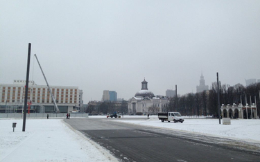Sondaż: Czy pomnik smoleński stawiać na placu Piłsudskiego