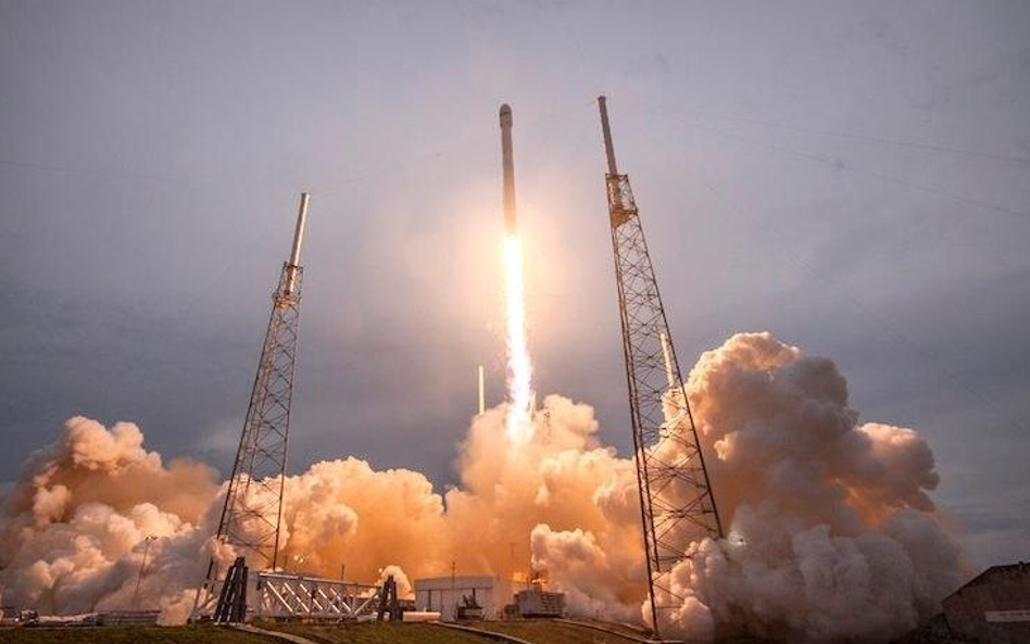 Towarowa kapsuła SpaceX powróciła na Ziemię