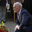 Minister obrony narodowej Antoni Macierewicz podczas uroczystości przed pomnikiem Gloria Victis na W