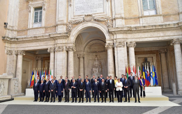 Specjalista od protokołu dyplomatycznego o miejscu premier Szydło na zdjęciu ze szczytu UE