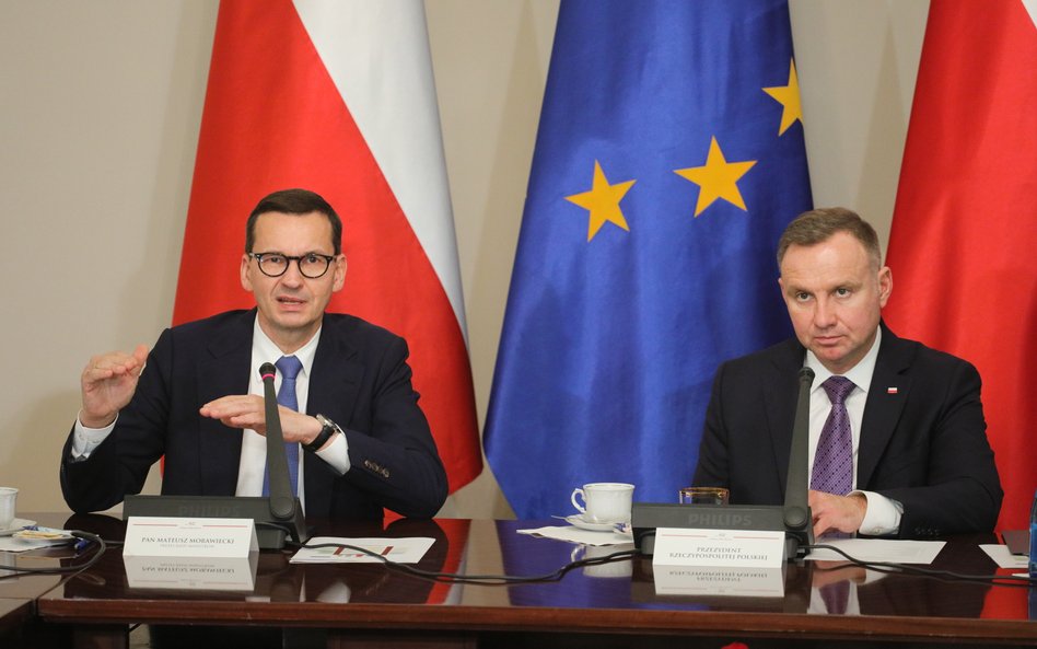 Premier Mateusz Morawiecki i prezydent Andrzej Duda podczas posiedzenia Rady ds. Środowiska, Energii