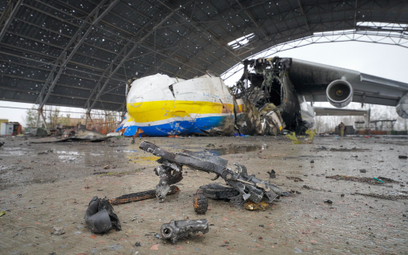 Zniszczony samolot An-225 Mrija na podkijowskim lotnisku Hostomel stał się jednym z symboli pierwszy