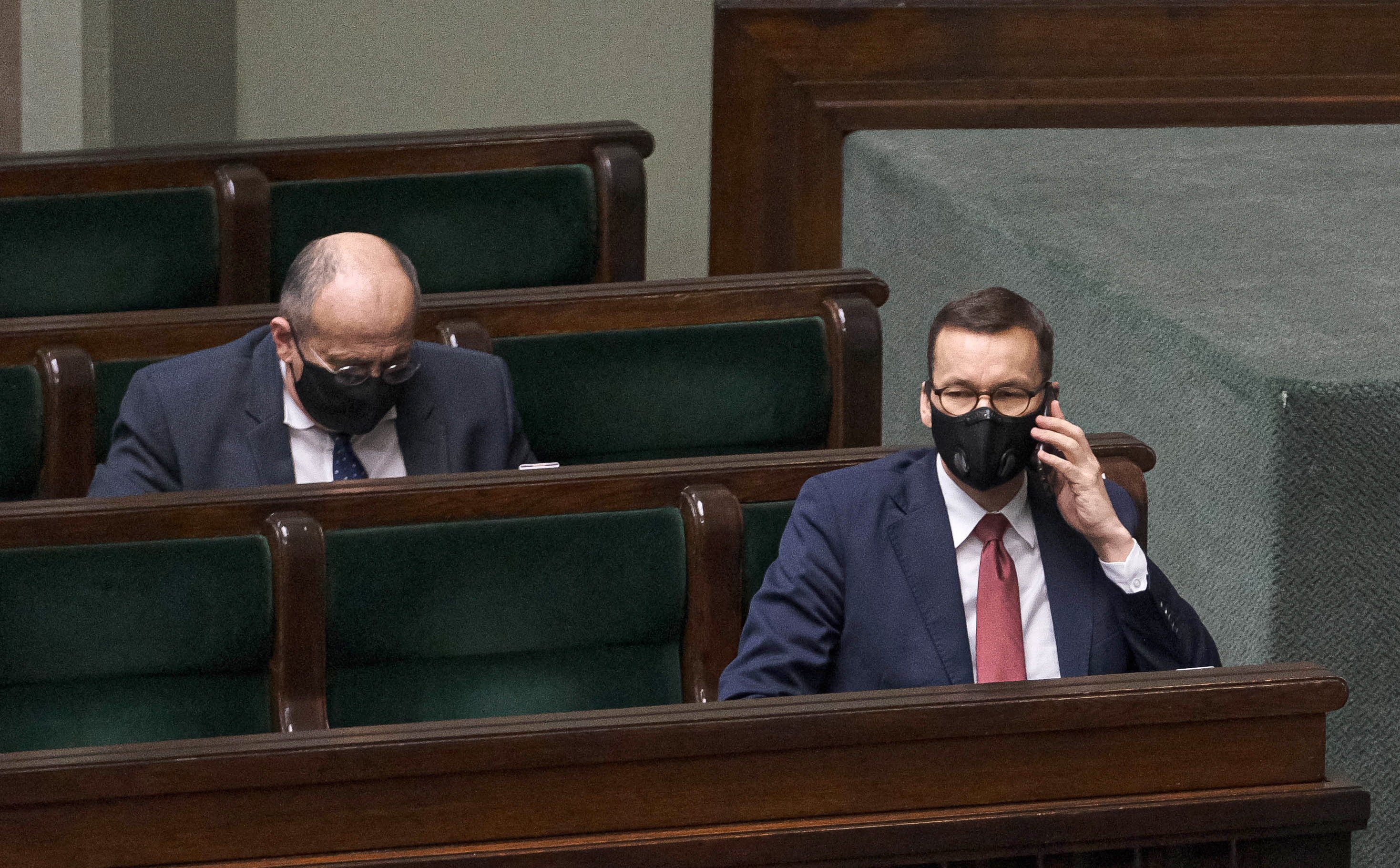 Skarb Państwa nie odpowie finansowo za wstrzymywanie publikacji ustawy covidowej. Sąd zdecydował