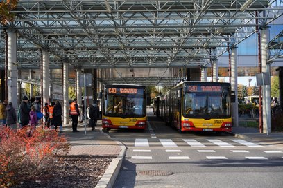 Już od najbliższego weekendu zaplanowano zmiany w organizacji ruchu w rejonie cmentarzy