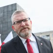 Braun chlubił się wyborczym symbolem gaśnicy, której użyciem w Sejmie zbezcześcił półtora roku temu 