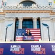 Kalifornijska senator Kamala Harris próbuje dowieść, że przyszłoroczne prawybory, a następnie wybory