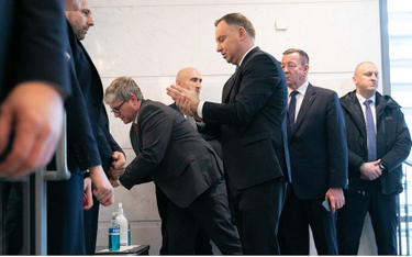 Zamiast kampanii walka z koronawirusem. Andrzej Duda przed posiedzeniem Rady Bezpieczeństwa Narodowe