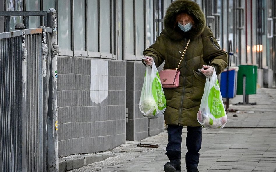 Obostrzenia w kolejnych województwach? Rzecznik rządu: Decyzja nie zapadła