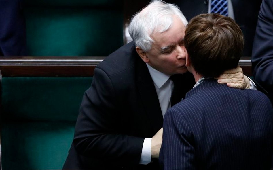 Sondaż: Dla wyborców PiS Szydło lepsza od Kaczyńskiego