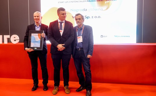 Prof. Bogusław Kusz - twórca wynalazku i zarząd startupu W2H2 - Wojciech Białecki - prezes firmy i Ł